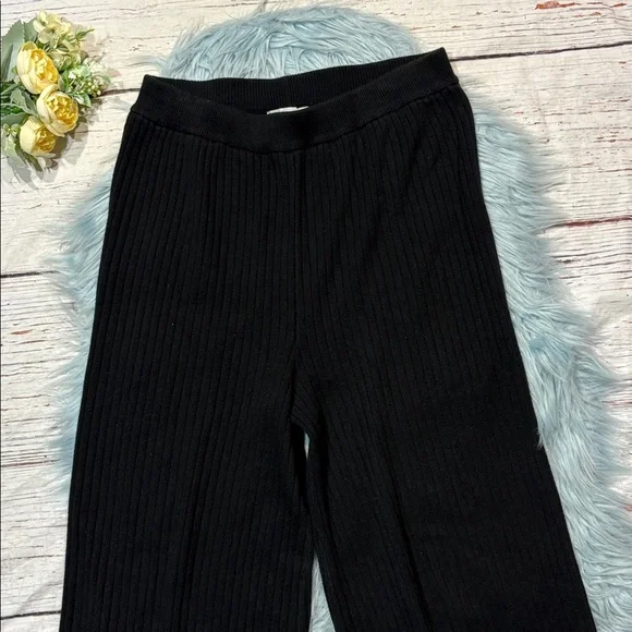 Flat White High Rise Flare Ribbed Knit Black Pants - Picture 6 of 8